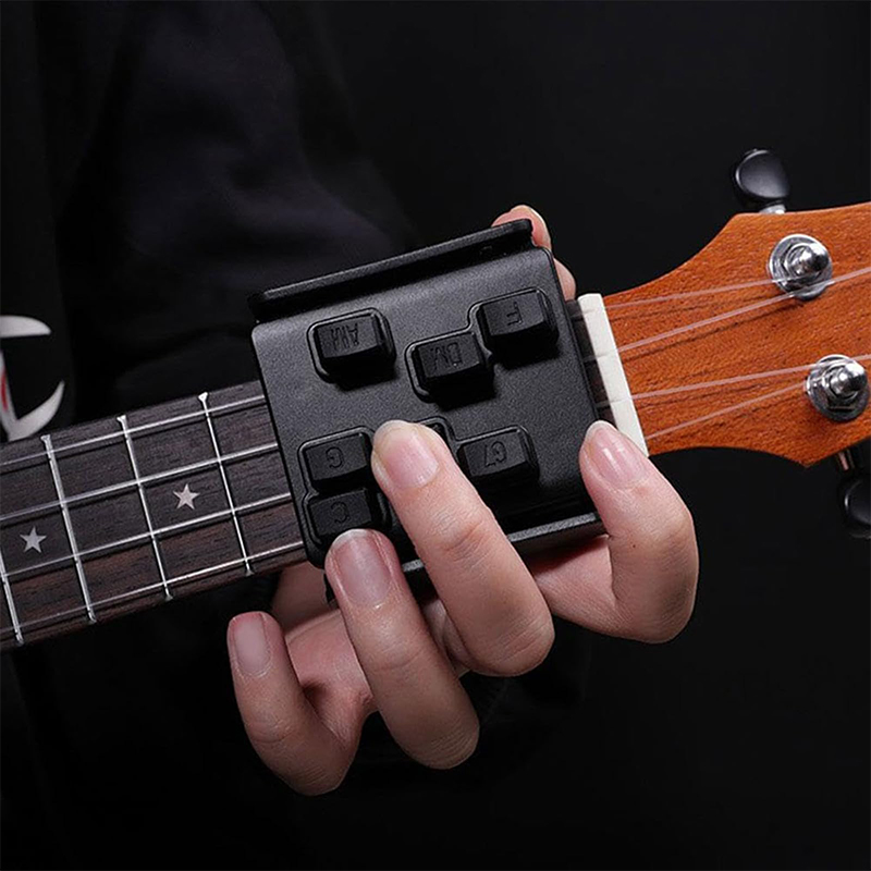 Gestroomlijnde ukelele-akkoord - Ukulele Beginner Kit recensie en prijs